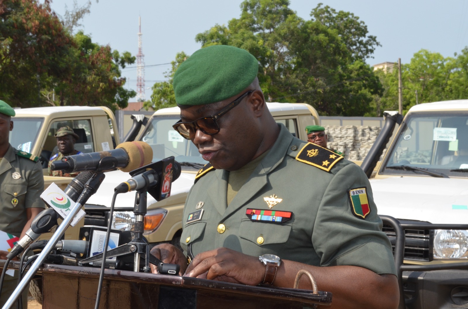 Une cinquantaine de véhicules Pick up offerts à l’armée béninoise 24